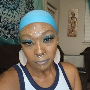 Meet your Posher, Meesha